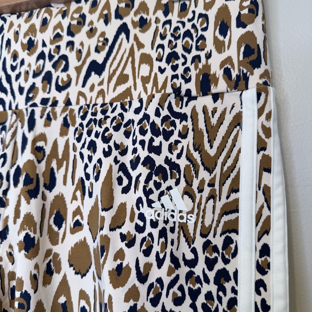 FARM Rio X ADIDAS | Oasis Night Animal Print Elastic Pull-on Stretch Bike Shorts - Picture 7 of 13